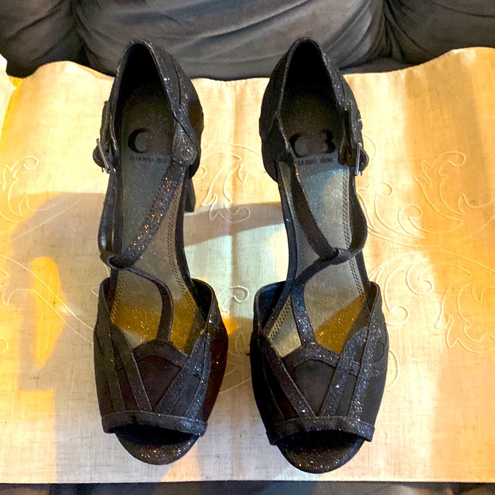 NEW - GB Gianni Heels 9M
